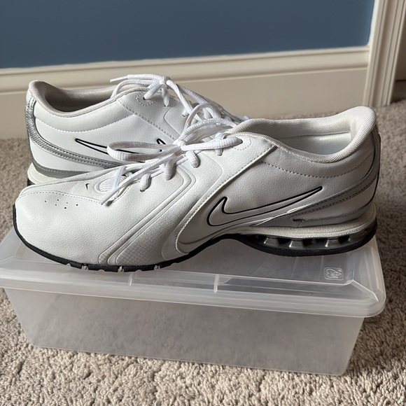 Men’s Nike sneakers - Picture 2 of 5